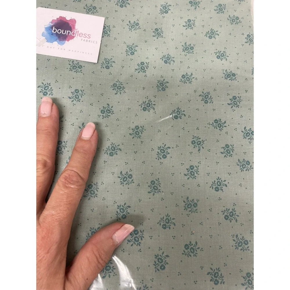 Boundless Fabrics Sm Green Floral Cotton  Quilting Quilt Back Crafts 4 yds‎
